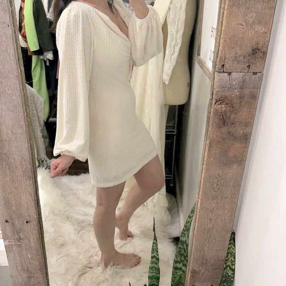 ASTR ivory color dress size medium - Picture 2 of 6